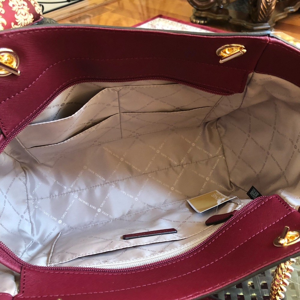 Authentic Michael Kors jet set handbag&wallet&pom - Picture 8 of 8